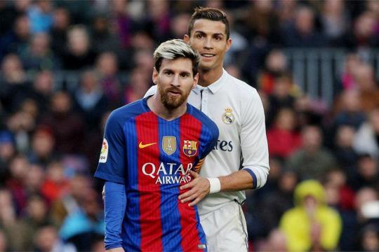 罗马诺：我可以保证，曼联将在明年签下一到两名重量级中场（罗马诺：确定无疑，曼联明年将引进一至两名顶级中场）