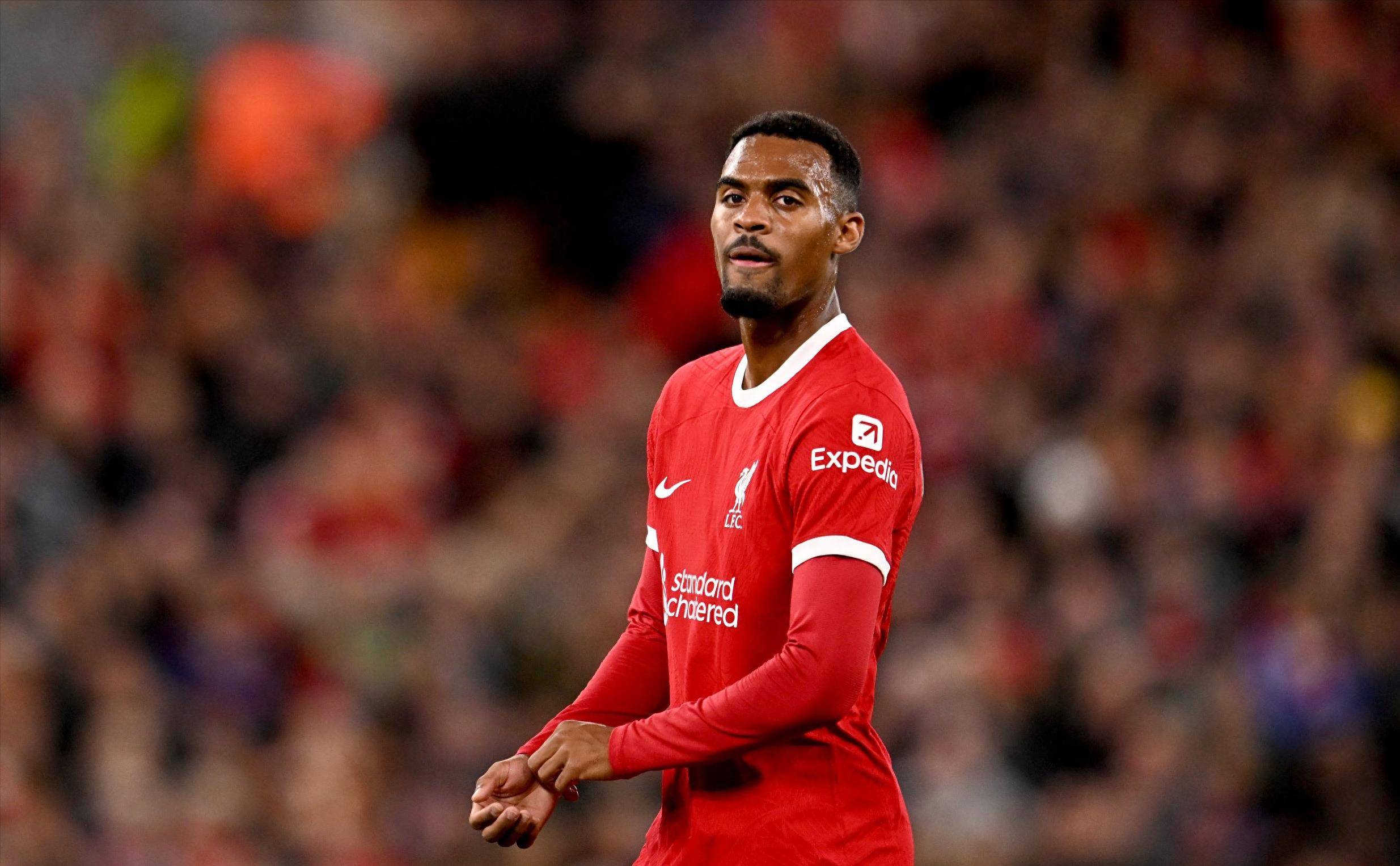 青岛海牛官方：萨里奇和尼古拉在合同期满后离队，祝一切顺利（青岛海牛官宣：萨里奇、尼古拉合同到期离队，俱乐部致以祝福）