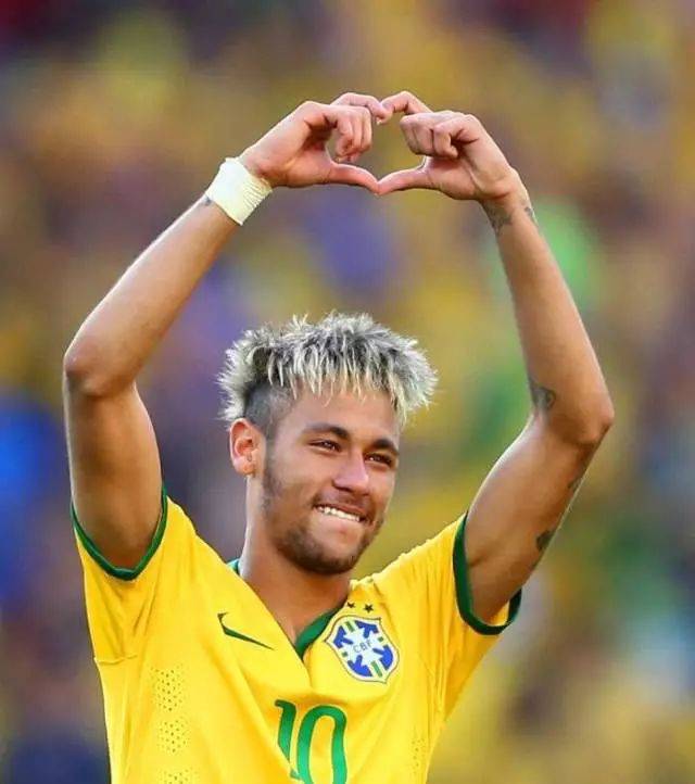 久违了，伊藤洋辉自今年3月以来首次进入拜仁比赛大名单