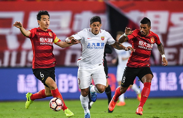 托特纳姆热刺和纽卡斯尔联队得知了从竞争对手那里挖走卡洛·安切洛蒂钟爱的进球机器的可能性。