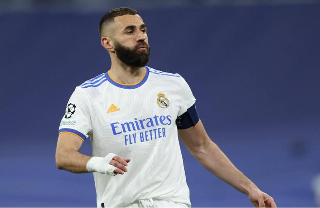 4-0横扫！意甲榜首易主，国米挤掉米兰，法布雷加斯惨败