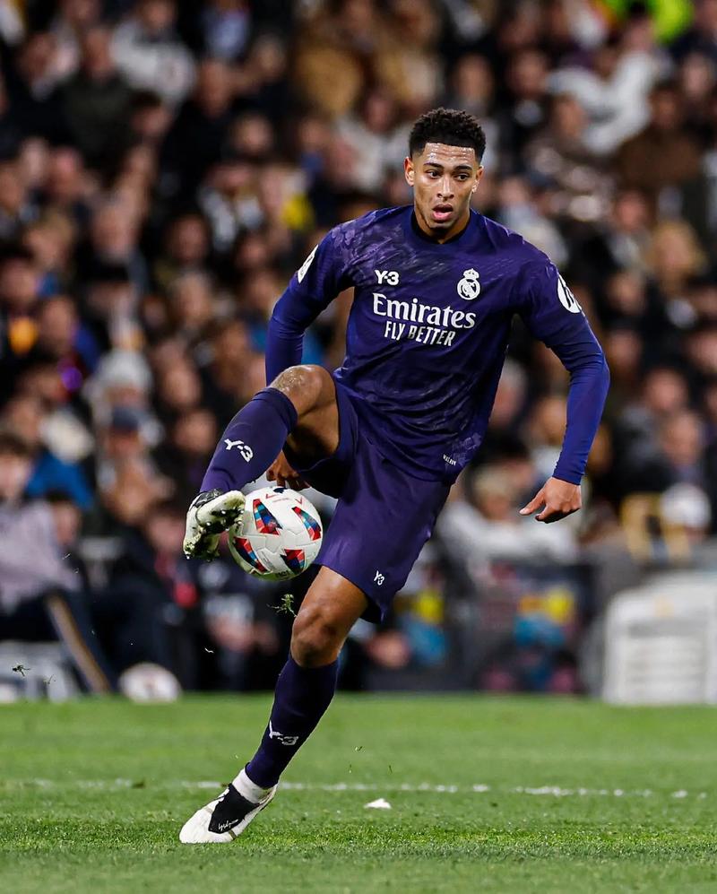 杜兰特三节28+8刷爆纪录：里程碑之夜击溃太阳 激情握拳怒吼庆祝