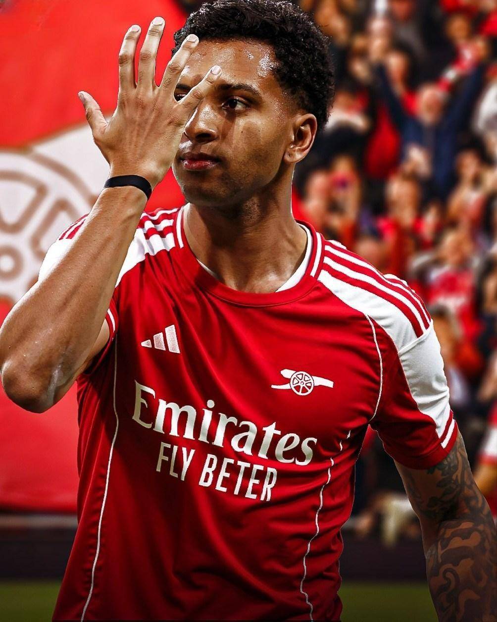 罗马诺：迪萨西被推荐给了巴萨，但若想要完成转会交易，球员必须永久转会（罗马诺：迪萨西获荐巴萨，若想成行须以永久转会达成）