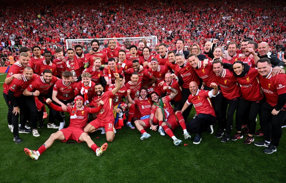 德天空：法兰克福对乌尊要价8000万欧，一些英超俱乐部有意（德天空：法兰克福为乌尊标价8000万欧，英超多队有意）